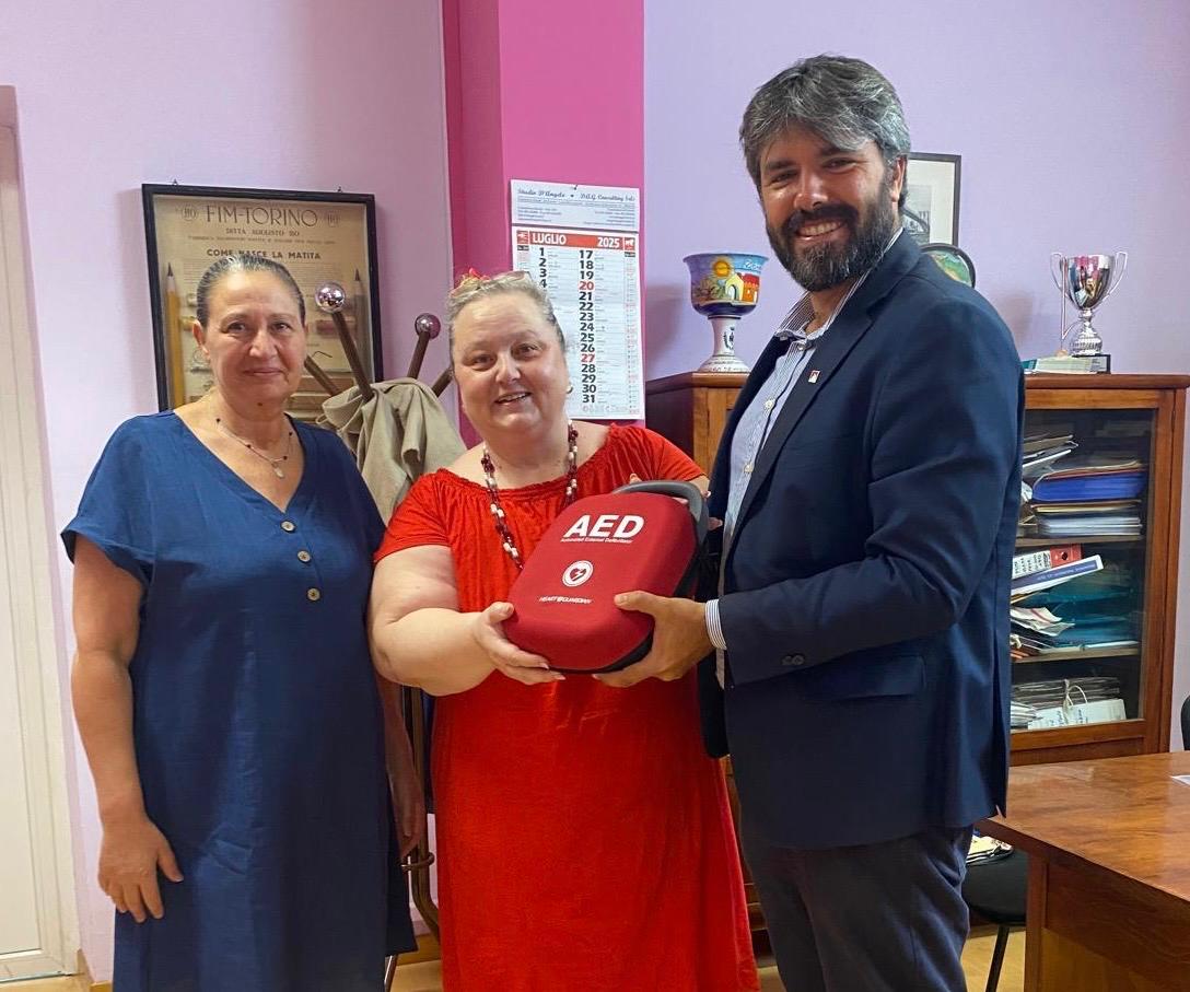 Un defibrillatore per la sicurezza degli studenti: Orizzonti Futuri Onlus dona un AED all’I.C. 