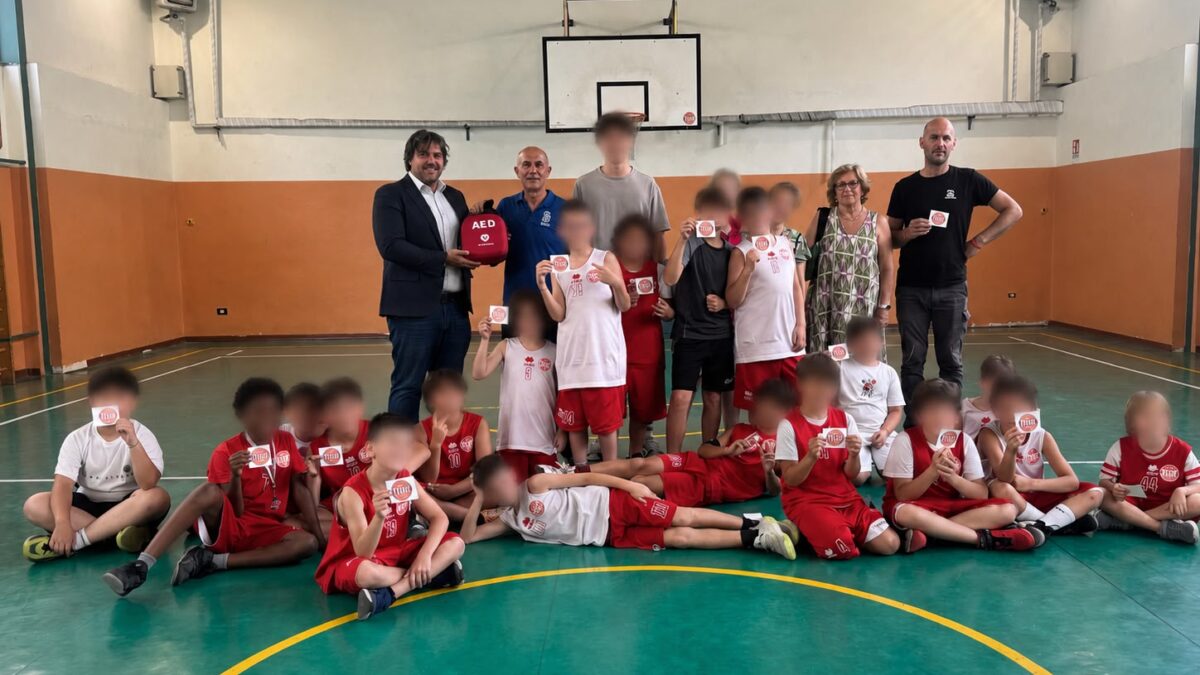 Confasi Sicilia dona un defibrillatore alla squadra giovanile di basket ASD Master di Palermo