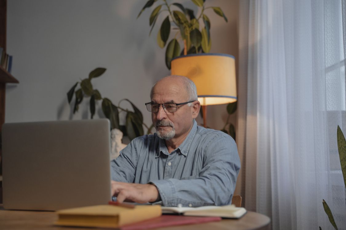 Pensionati con redditi da lavoro autonomo: entro il 2 novembre 2026 la dichiarazione all'INPS, chi deve farla e chi no